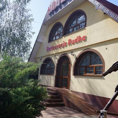 Hotel-Restauracja-Bar Rudka Ostrowiec Świętokrzyski エクステリア 写真