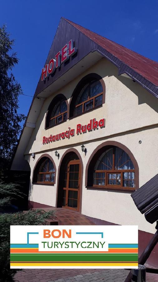 Hotel-Restauracja-Bar Rudka Ostrowiec Świętokrzyski エクステリア 写真