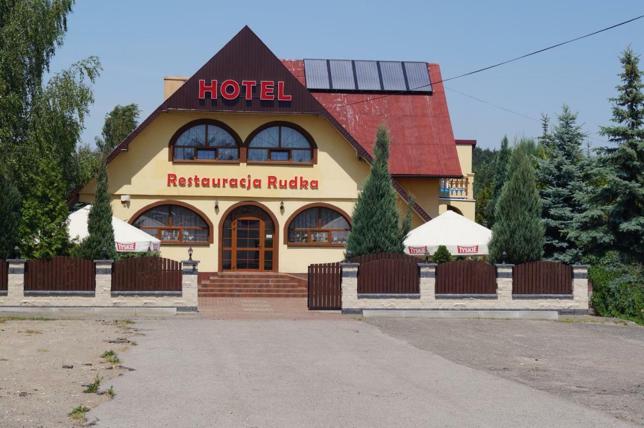 Hotel-Restauracja-Bar Rudka Ostrowiec Świętokrzyski エクステリア 写真